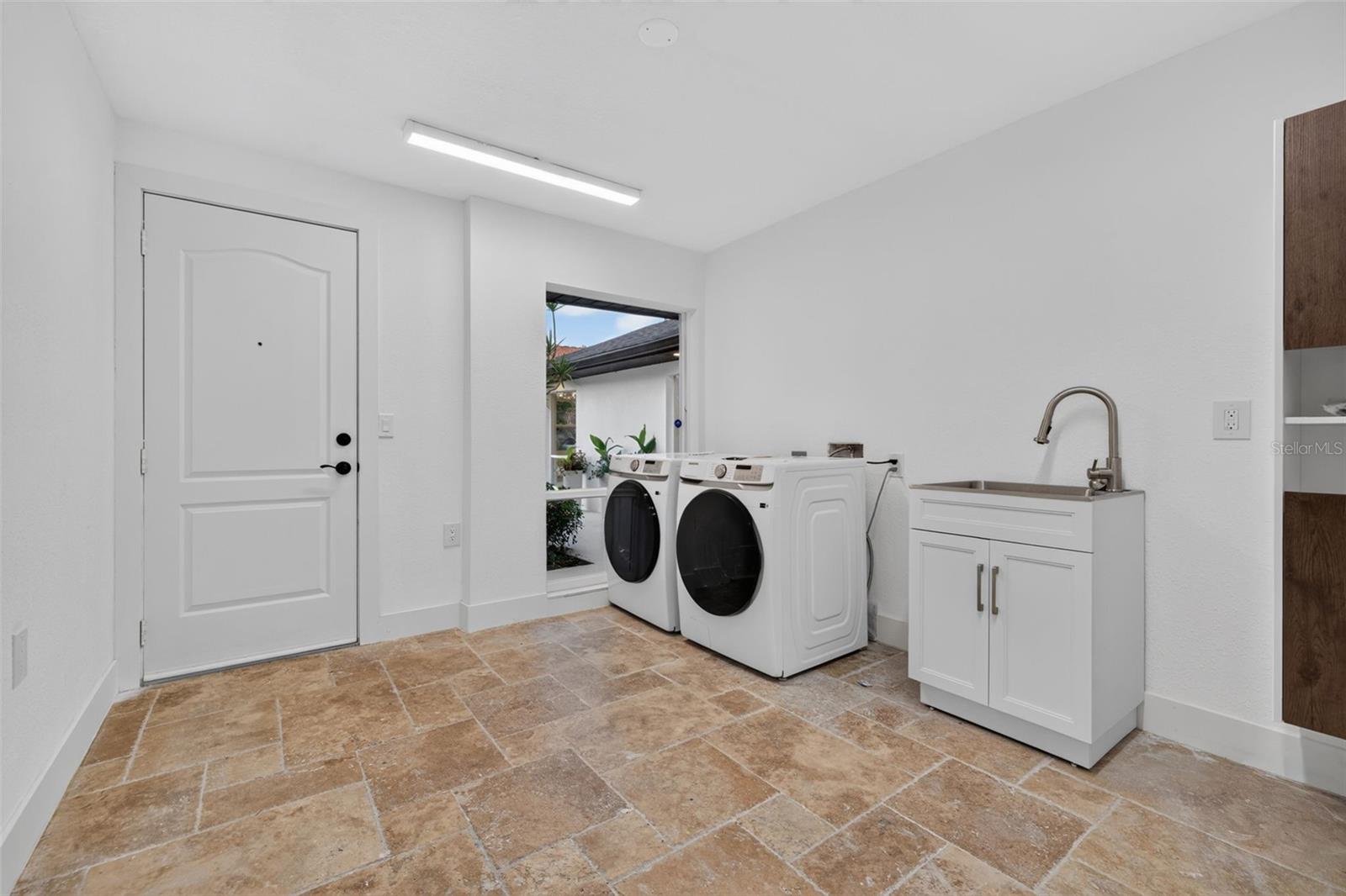 219 Miramar Blvd Ne Property Photo 37