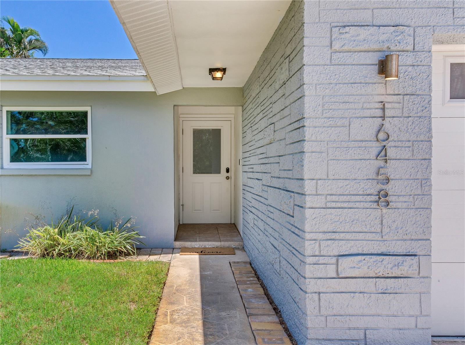 16458 Redington Dr Property Photo 6