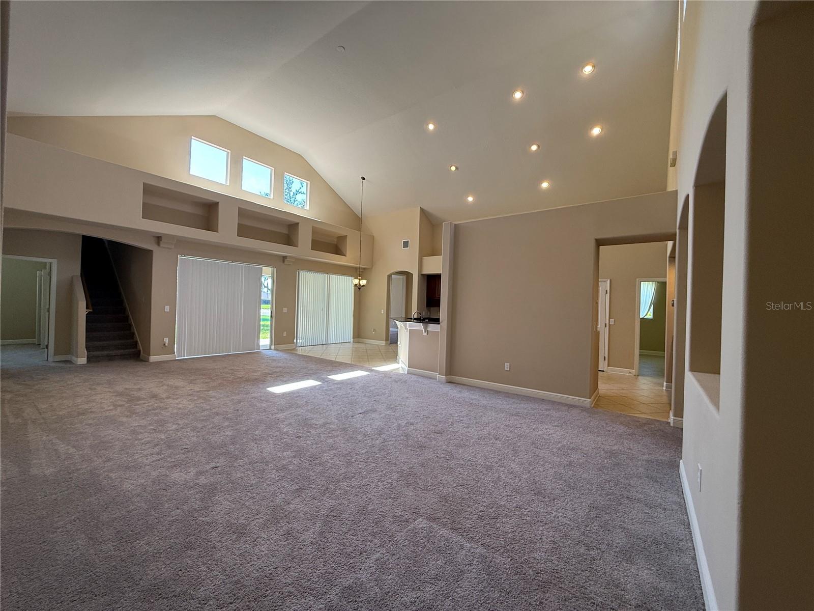 1754 Fircrest Ct Property Photo 2