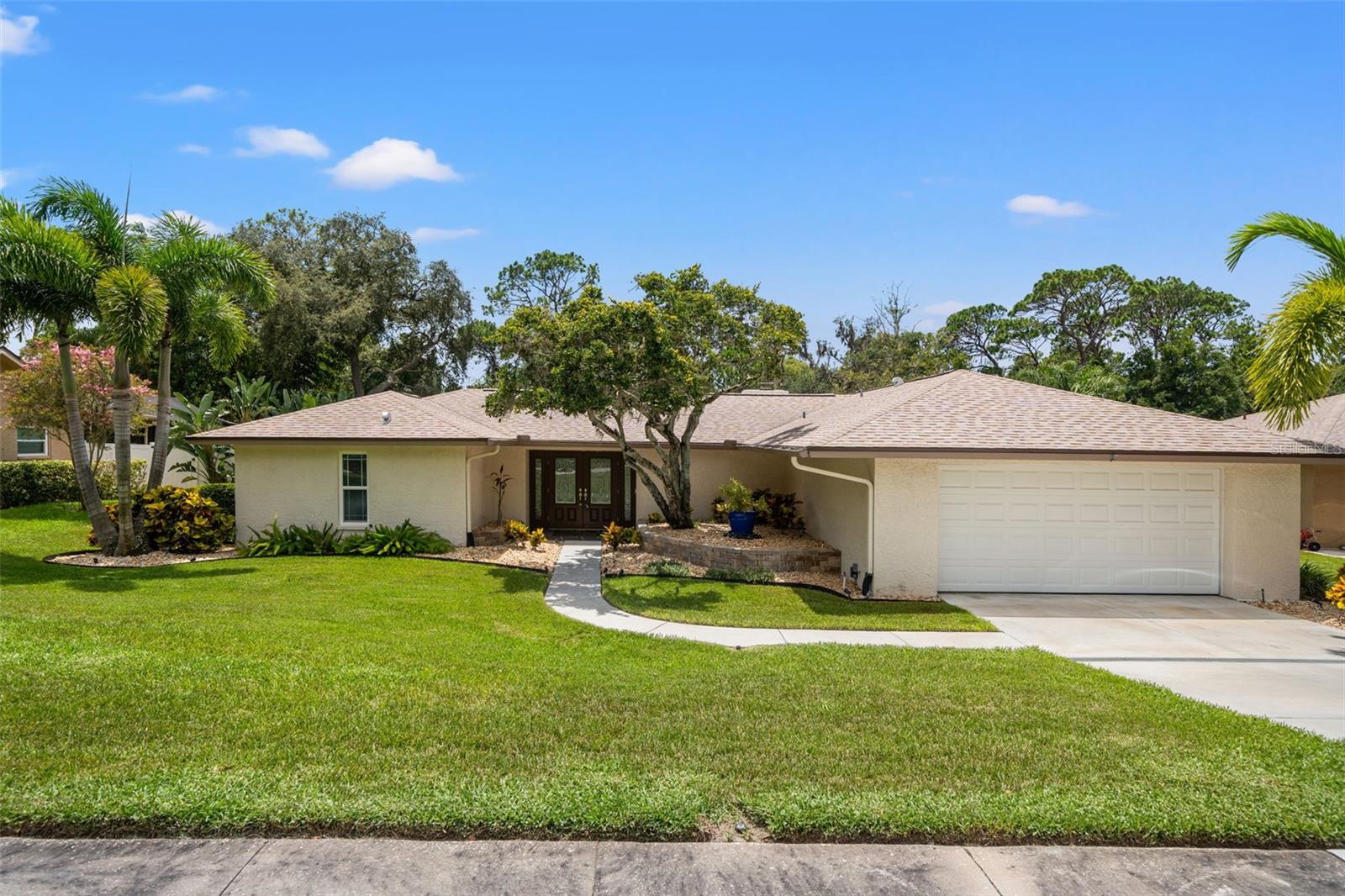 940 Rolling Hills Dr Property Photo 1