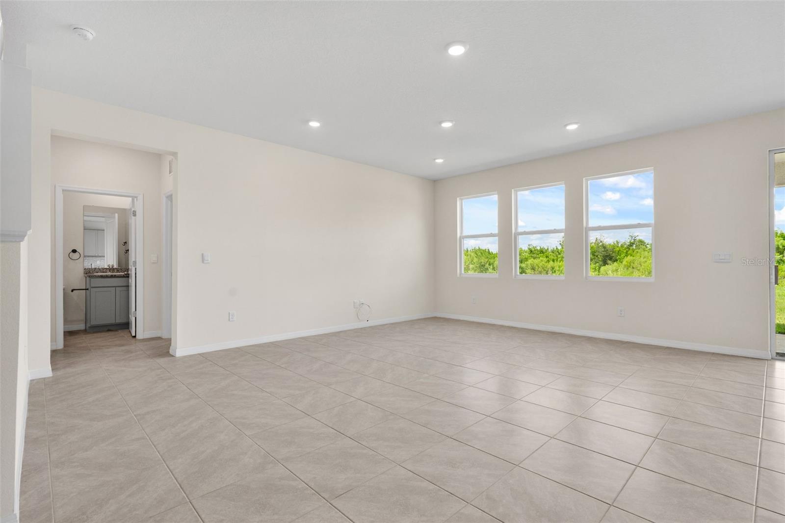 3813 Lively Coral Pl Property Photo 6