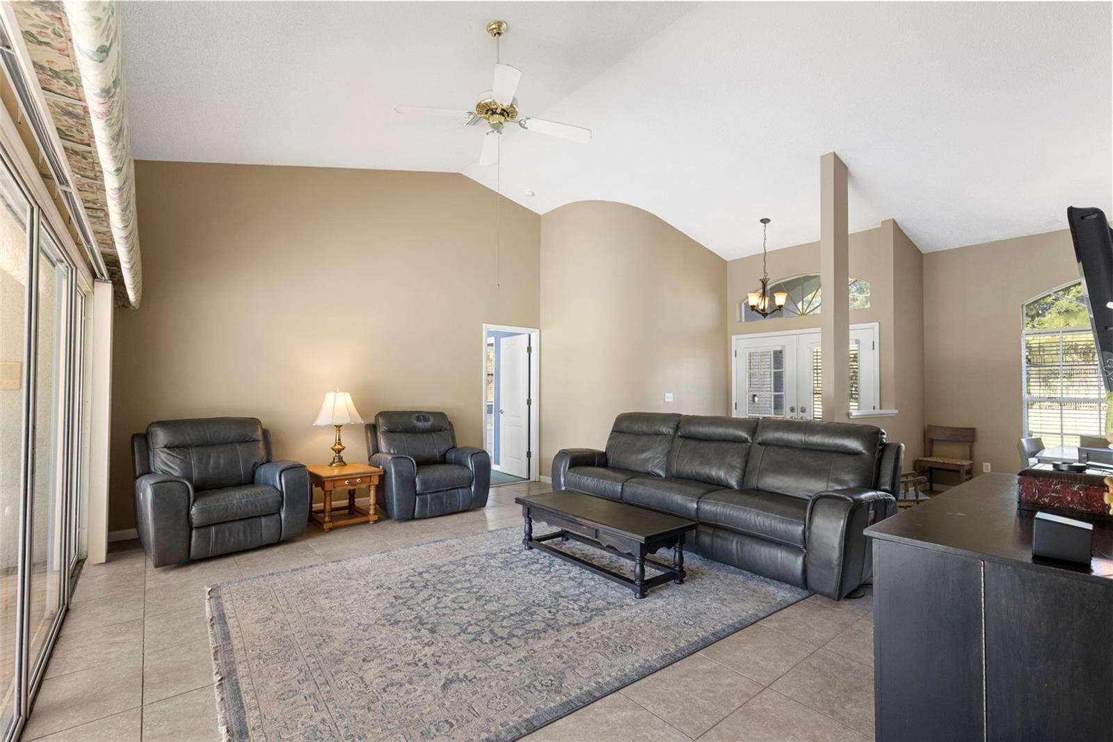 17269 Raintree Rd Property Photo 8