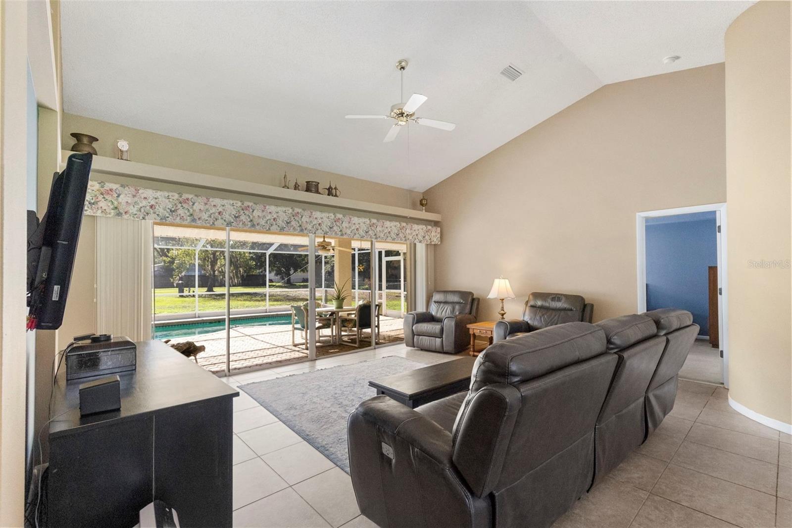 17269 Raintree Rd Property Photo 13