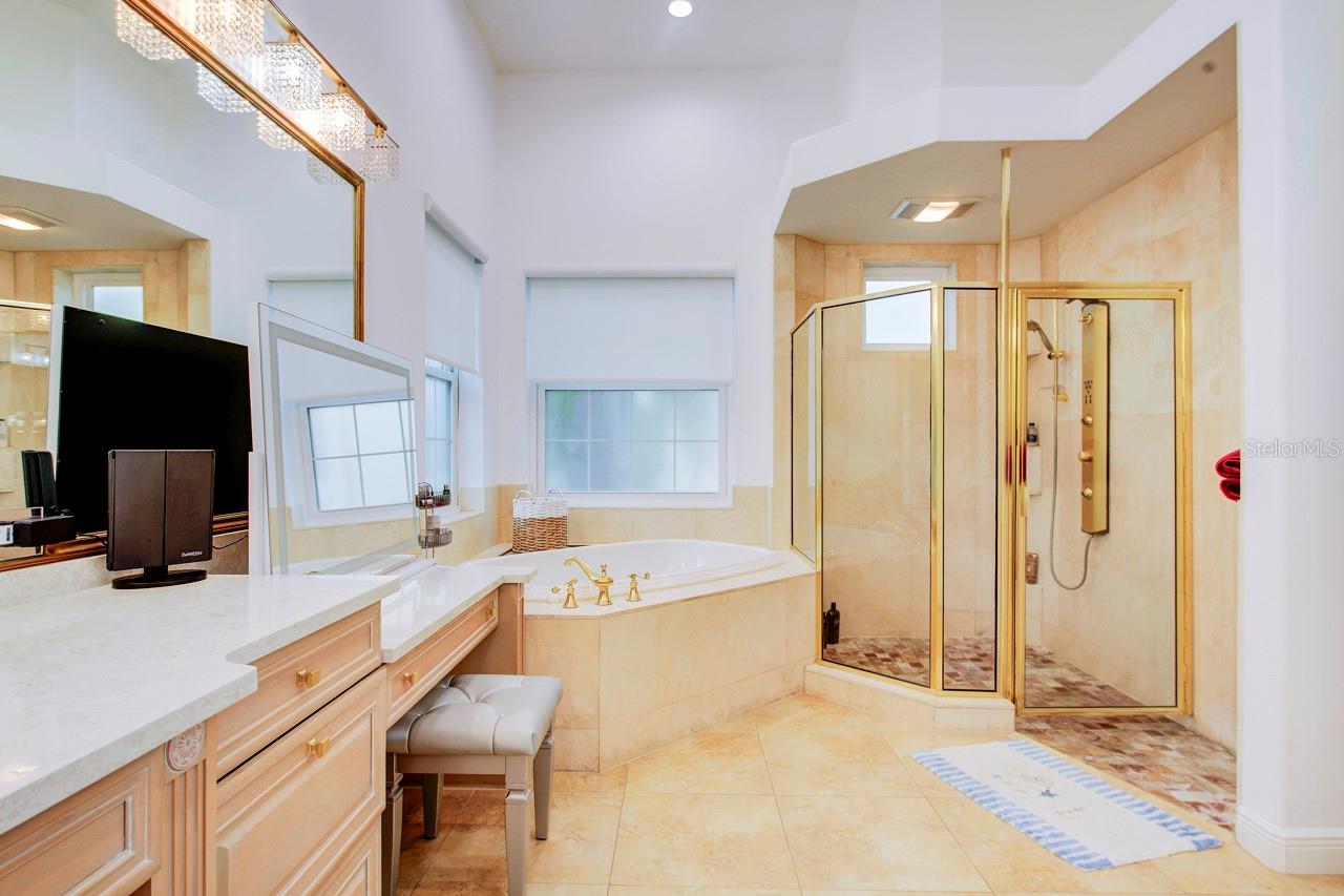 6113 Pasadena Point Blvd Property Photo 52