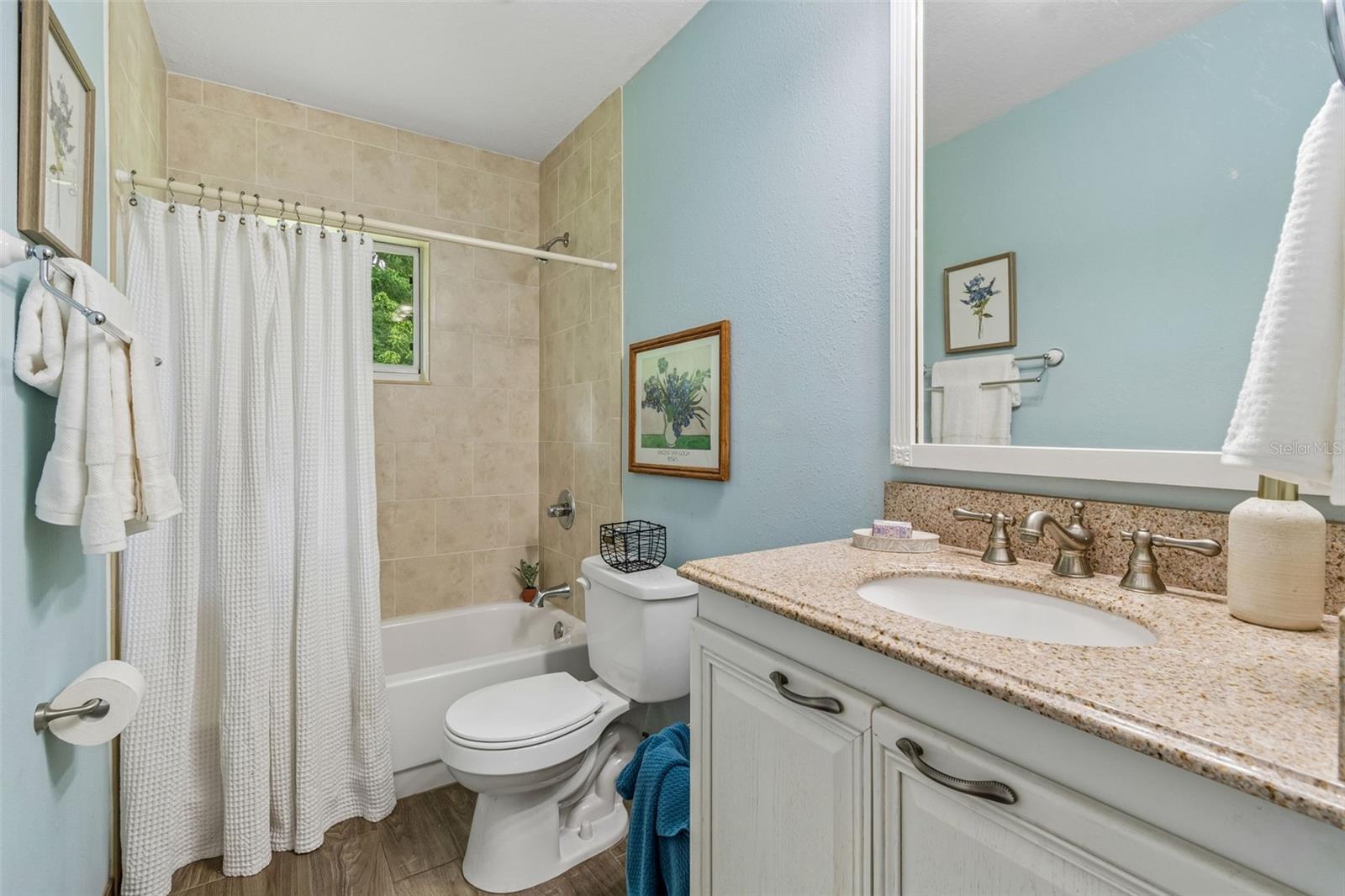909 Tomlinson Dr Property Photo 38