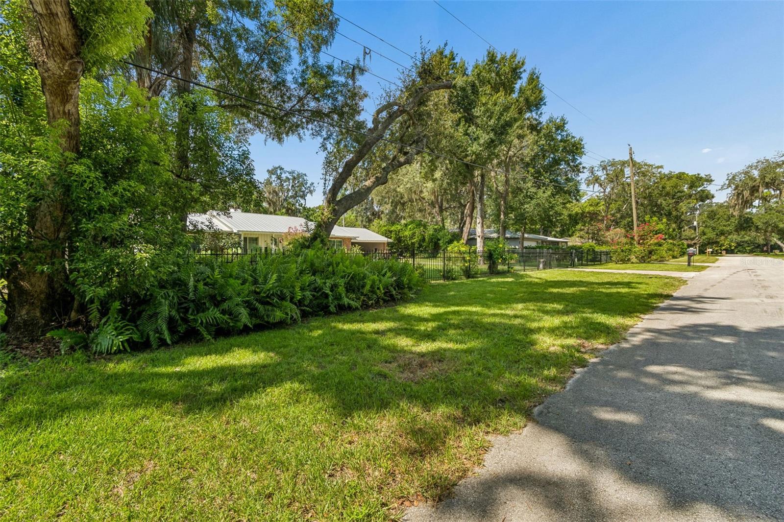 909 Tomlinson Dr Property Photo 52