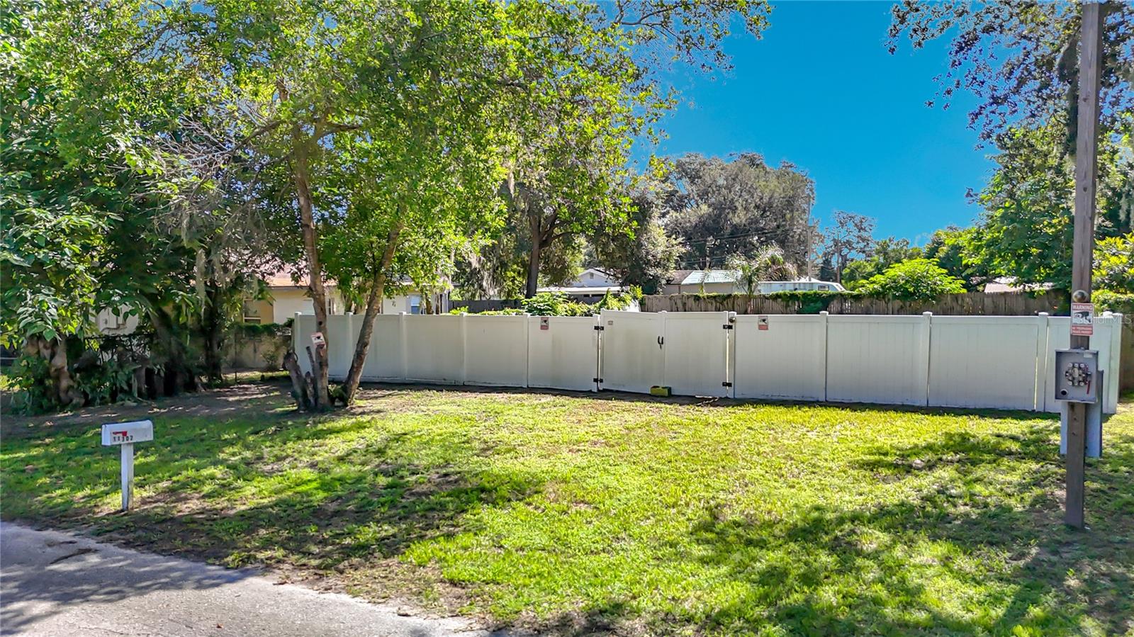 11707 Carver St Property Photo 3