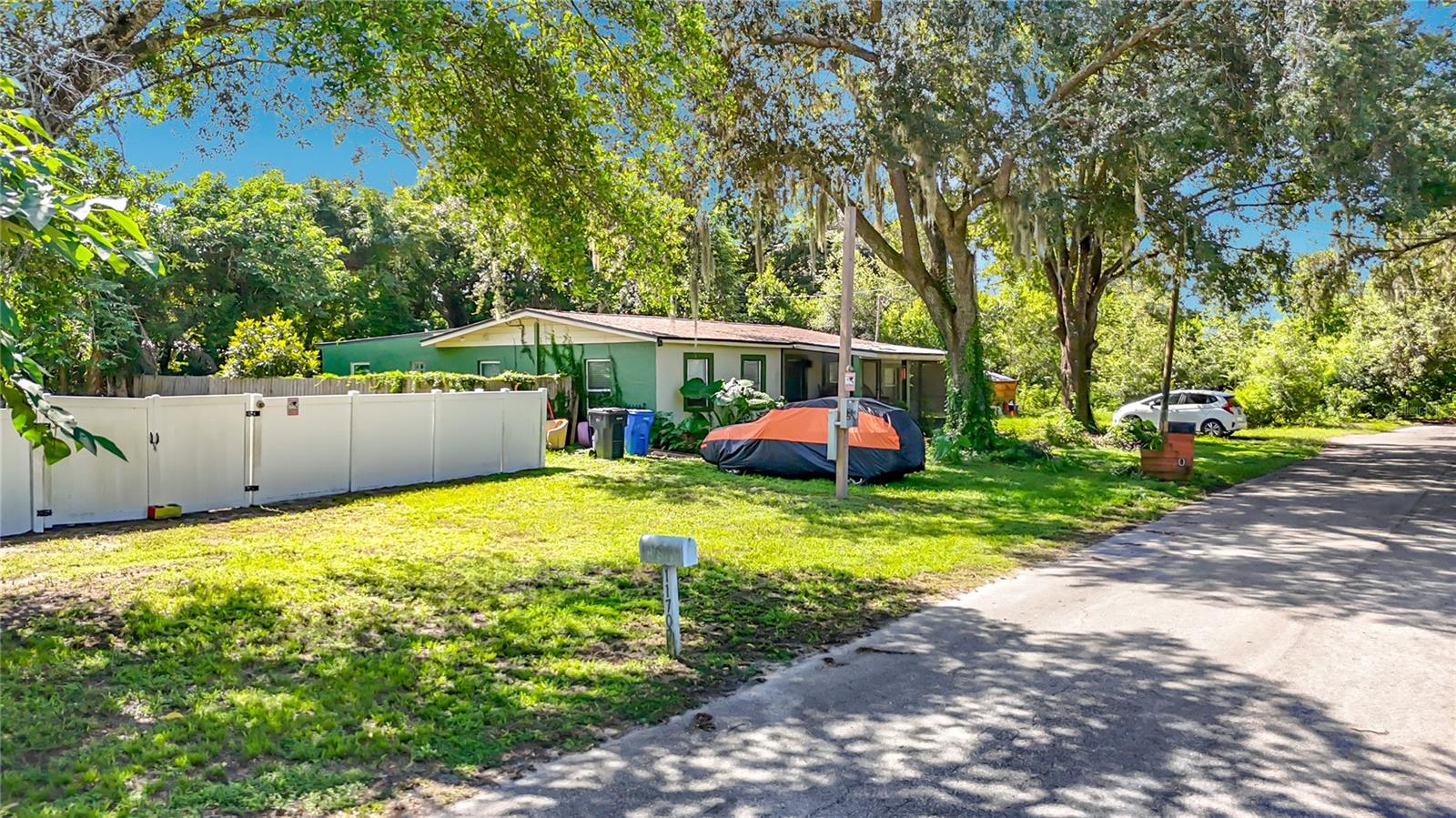 11707 Carver St Property Photo 4