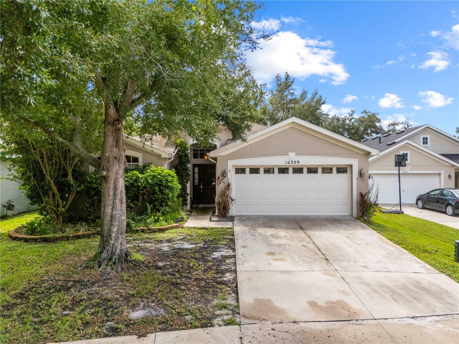 16309 Bridgeglade Ln Property Photo 2