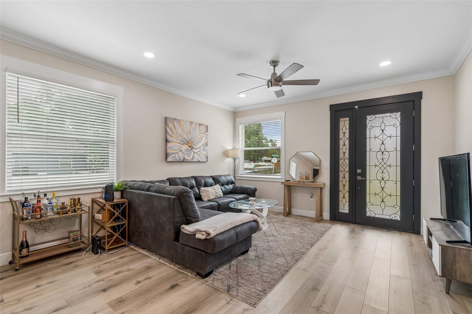 1901 W Cluster Ave Property Photo 8