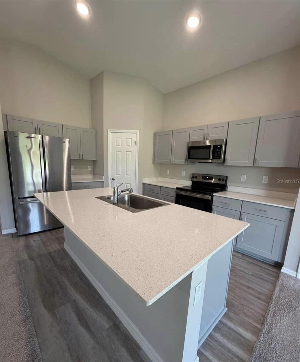 TB8538096 Property Photo 12