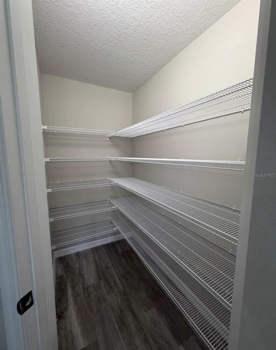 TB8538096 Property Photo 14