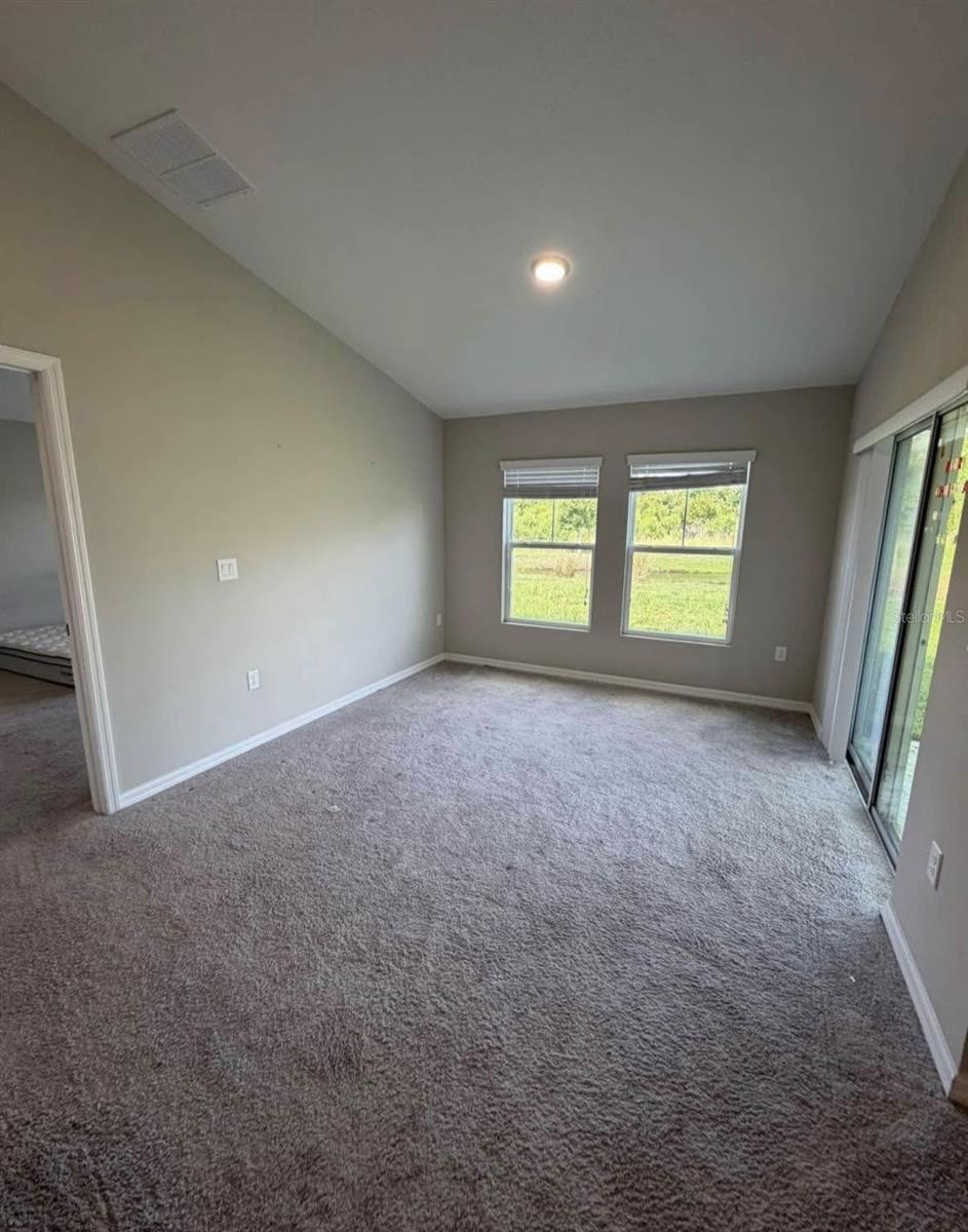 TB8538096 Property Photo 15