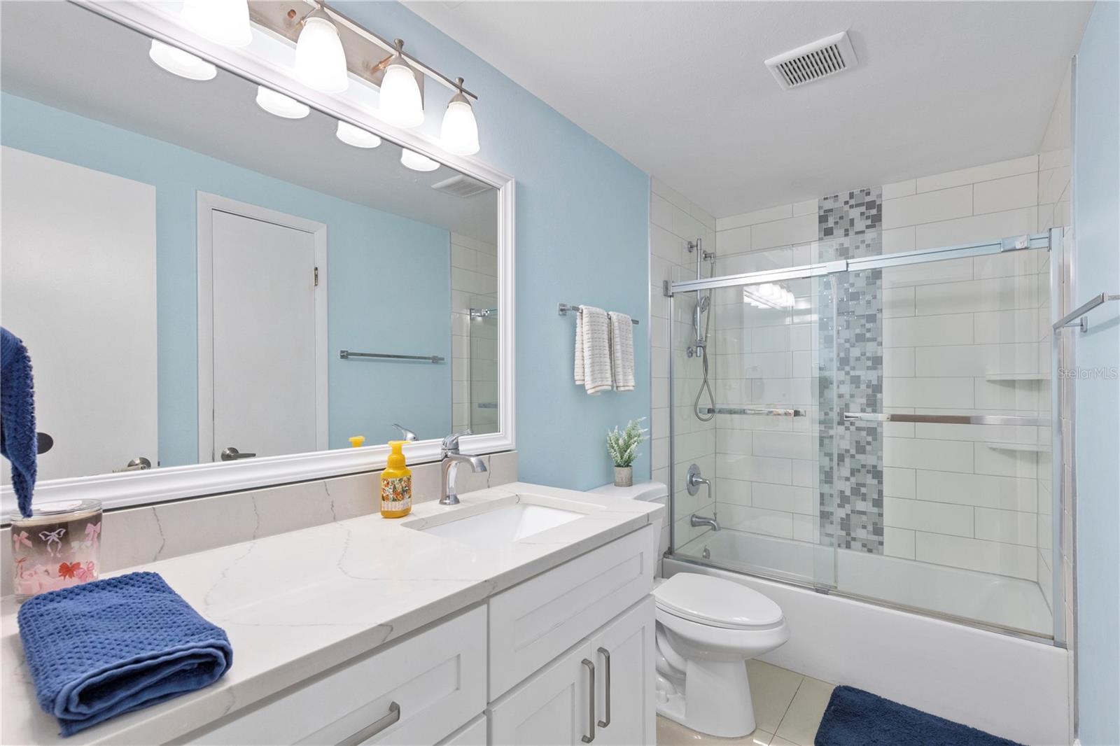 10112 Enchanted Oaks Ct Property Photo 6