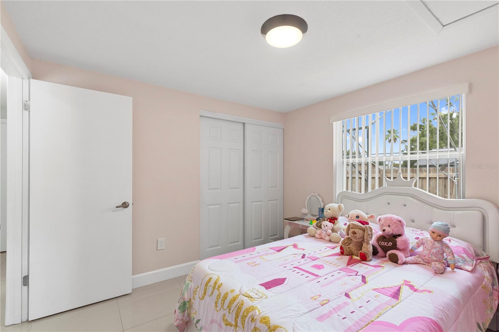 10112 Enchanted Oaks Ct Property Photo 8