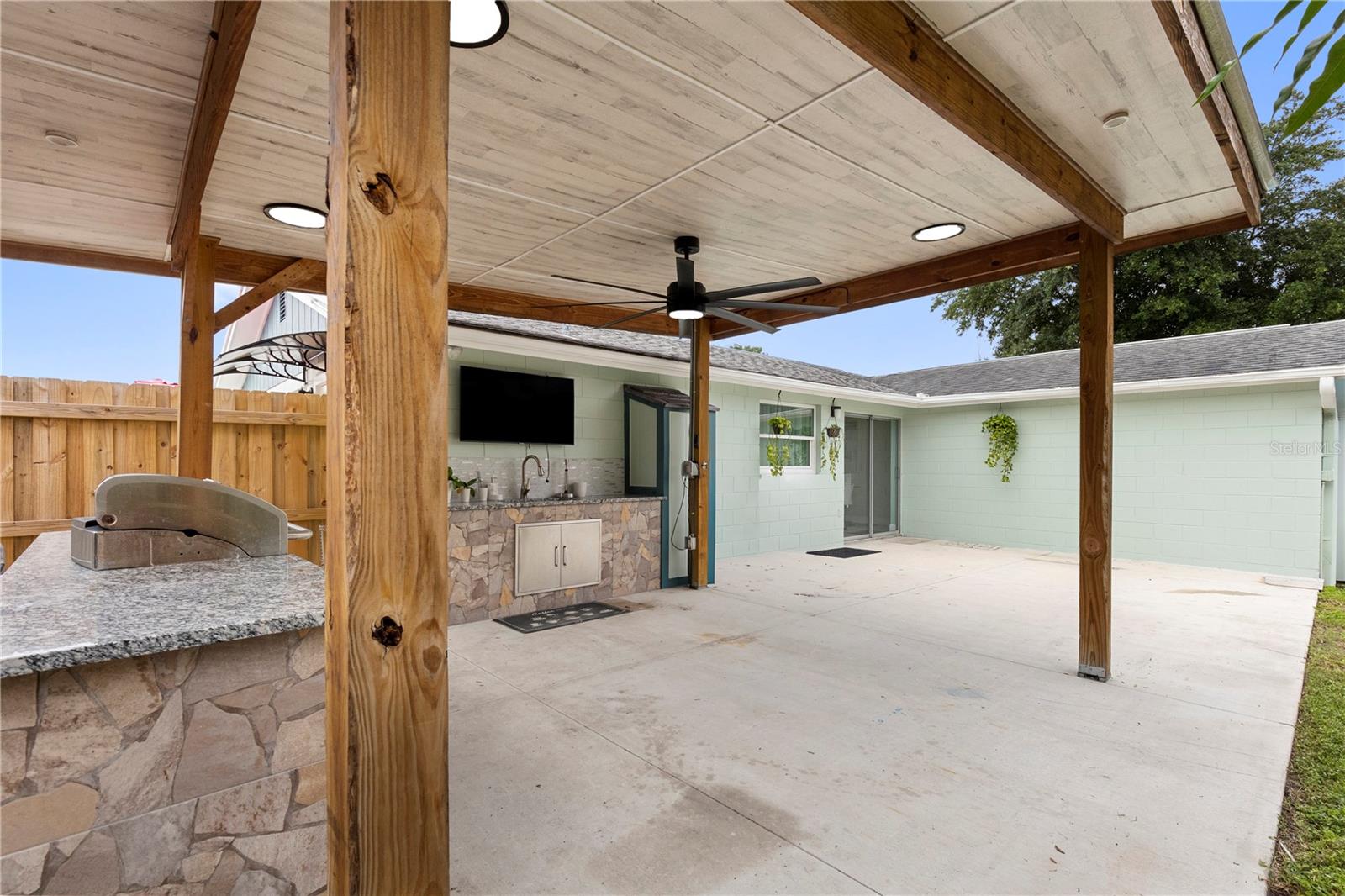 10112 Enchanted Oaks Ct Property Photo 25
