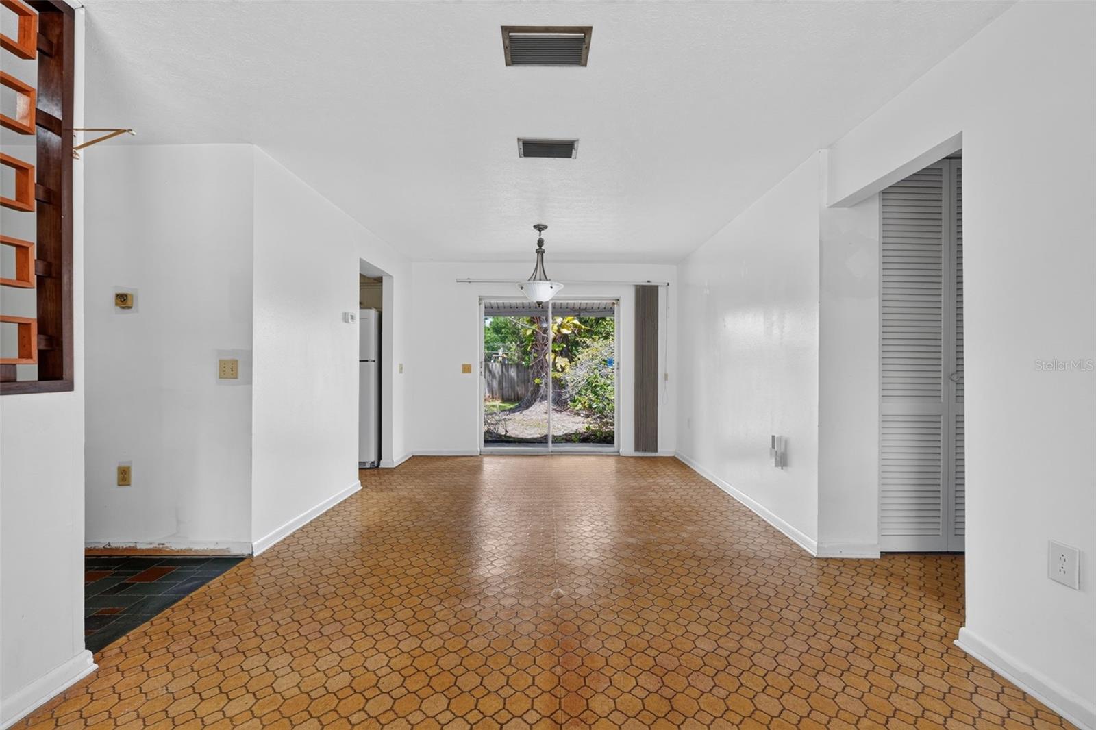 601 Winham St Property Photo 10