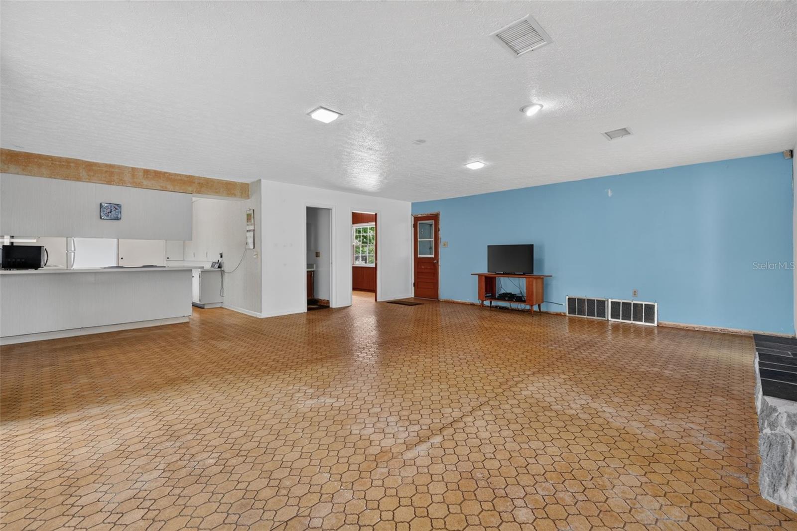 601 Winham St Property Photo 15