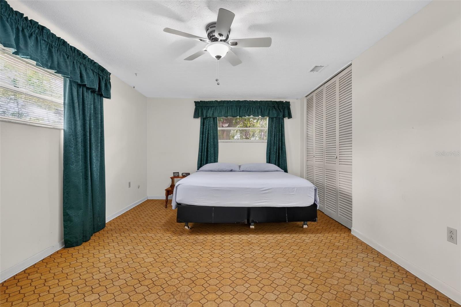 601 Winham St Property Photo 21