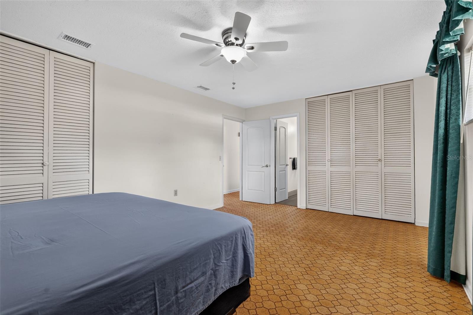 601 Winham St Property Photo 22