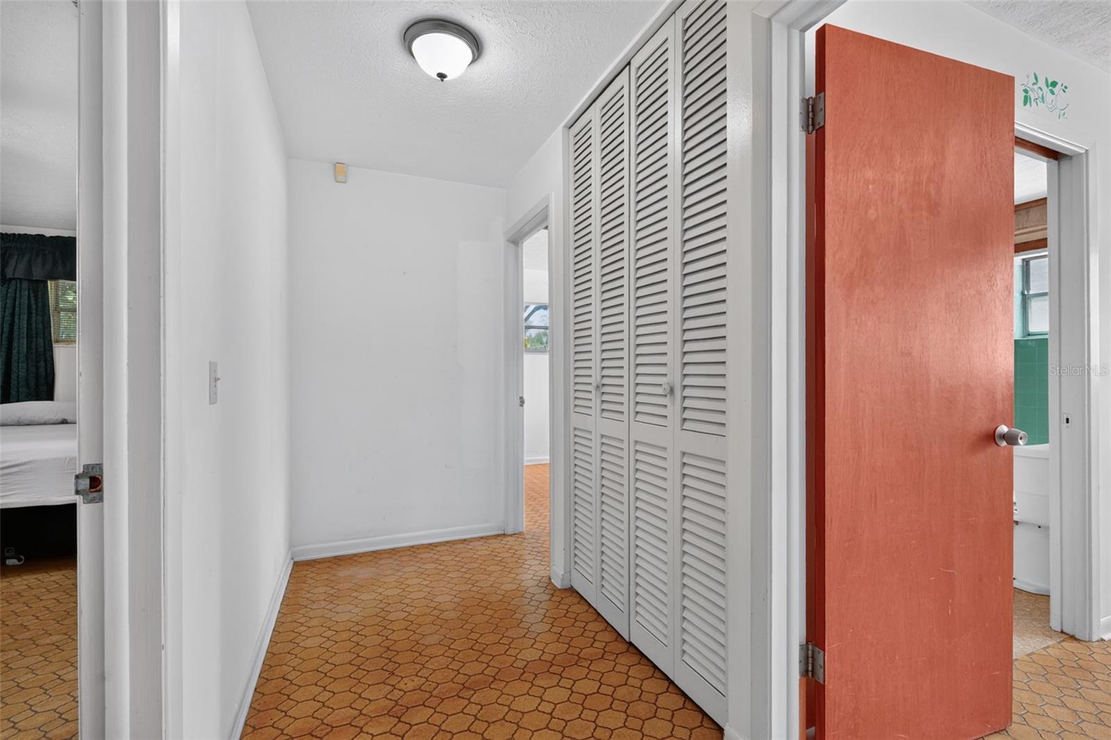 601 Winham St Property Photo 24