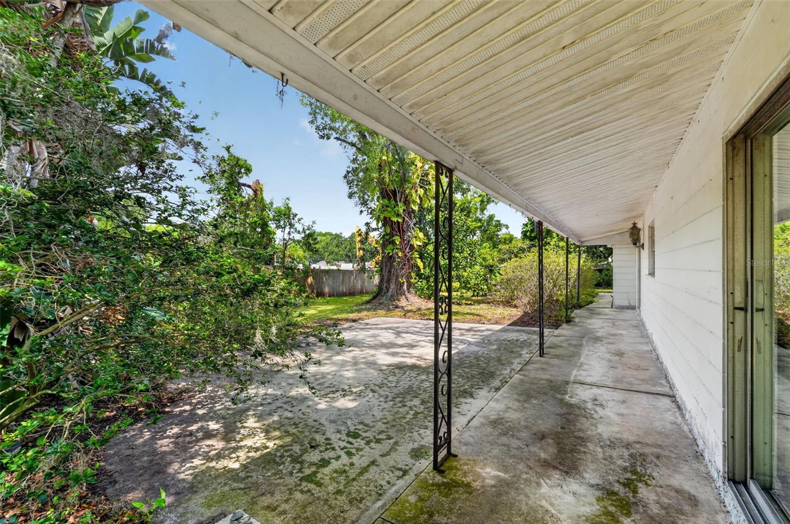 601 Winham St Property Photo 34