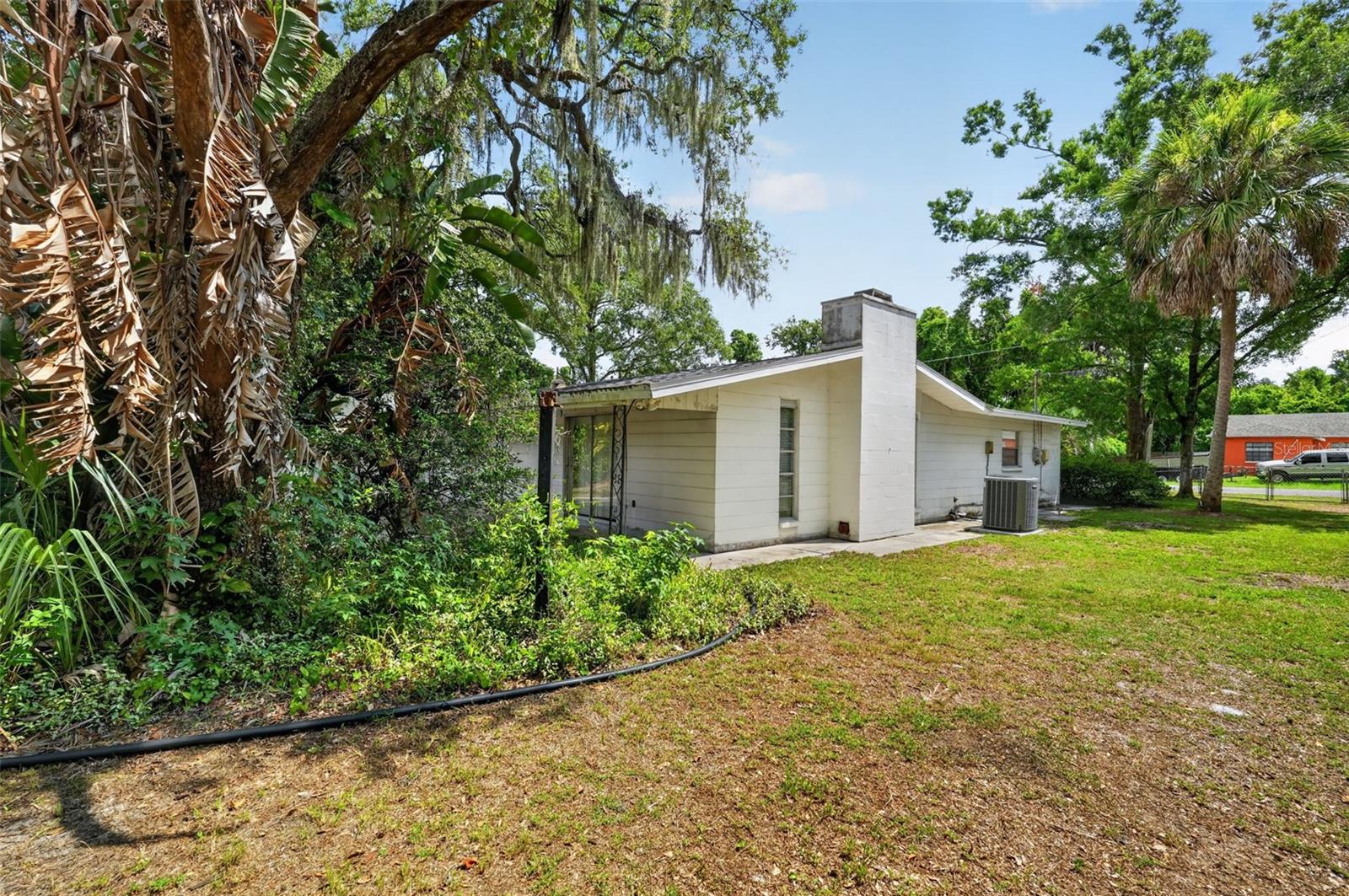 601 Winham St Property Photo 37