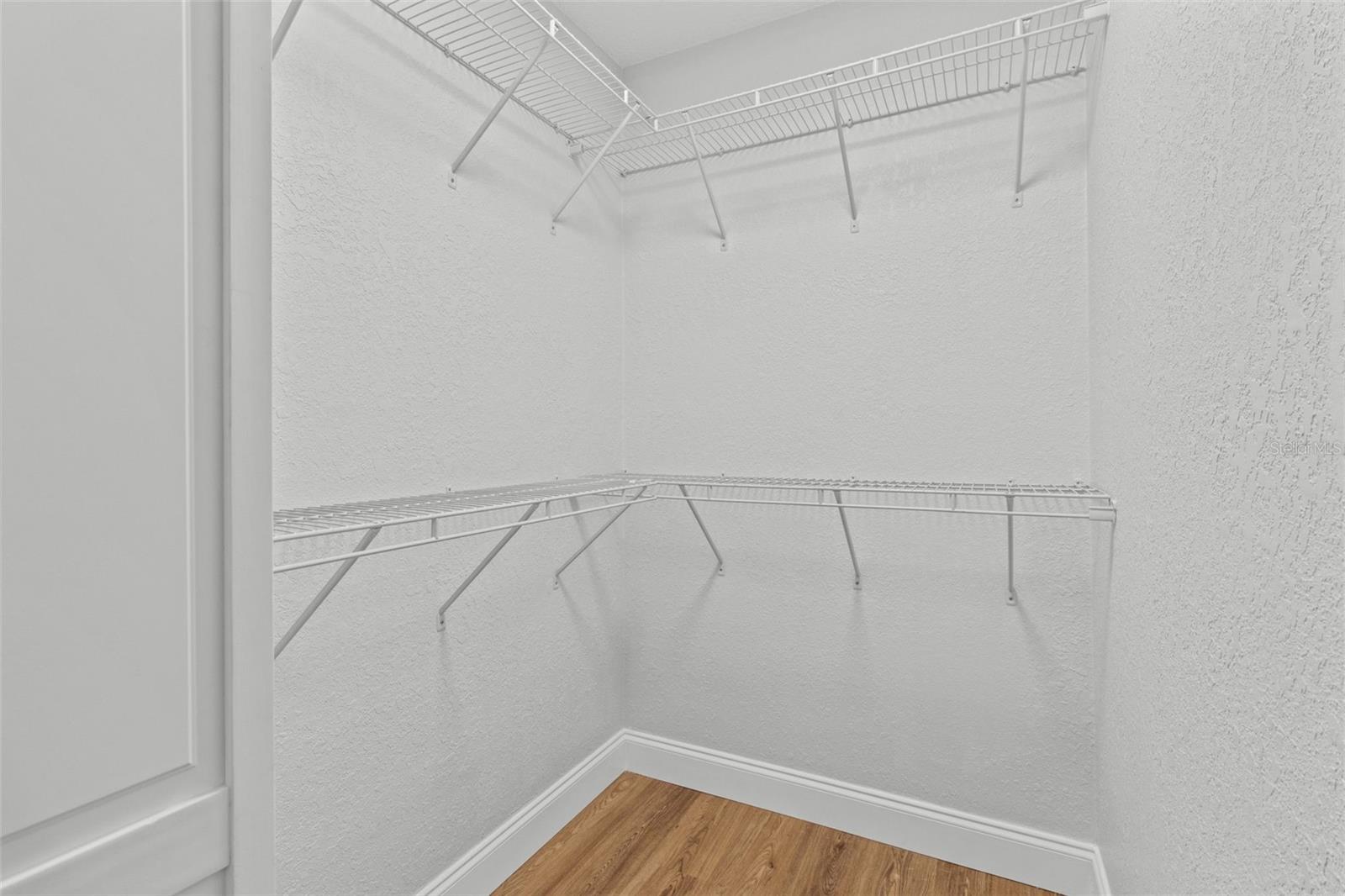 9895 1st St E #5 Property Photo 17