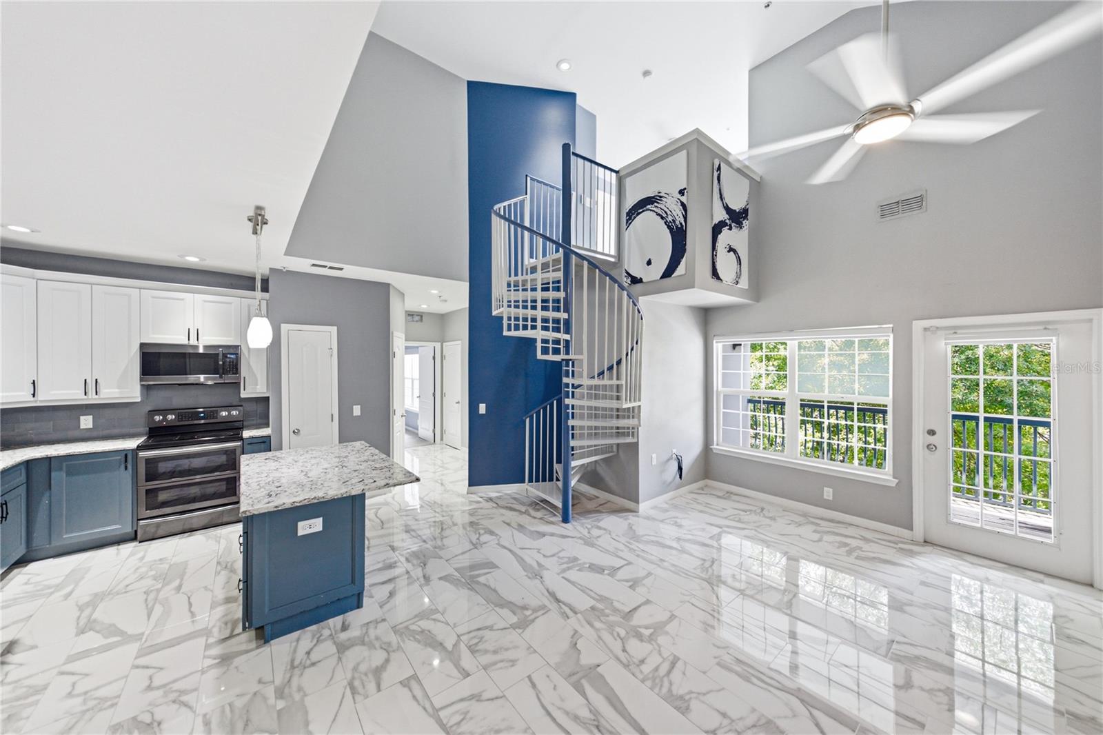 1640 Villa Capri Cir #301 Property Photo 1