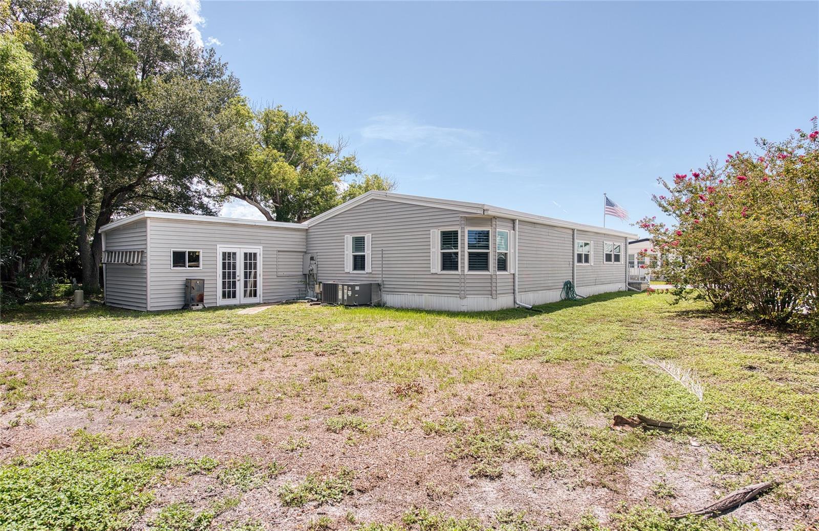 214 Dolphin Dr N Property Photo 31