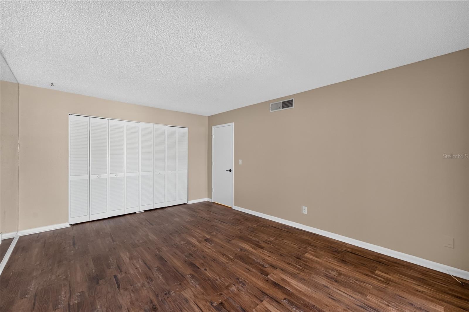 2581 Countryside Blvd #2210 Property Photo 10