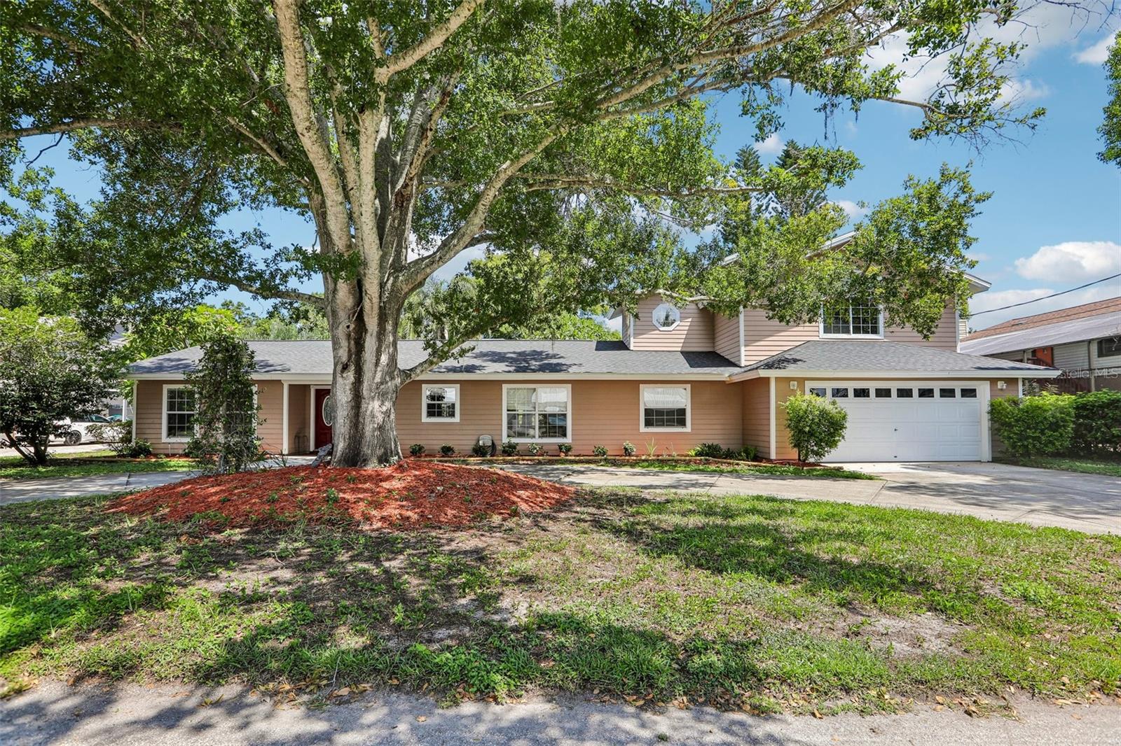 3131 N Canal Dr Property Photo 1