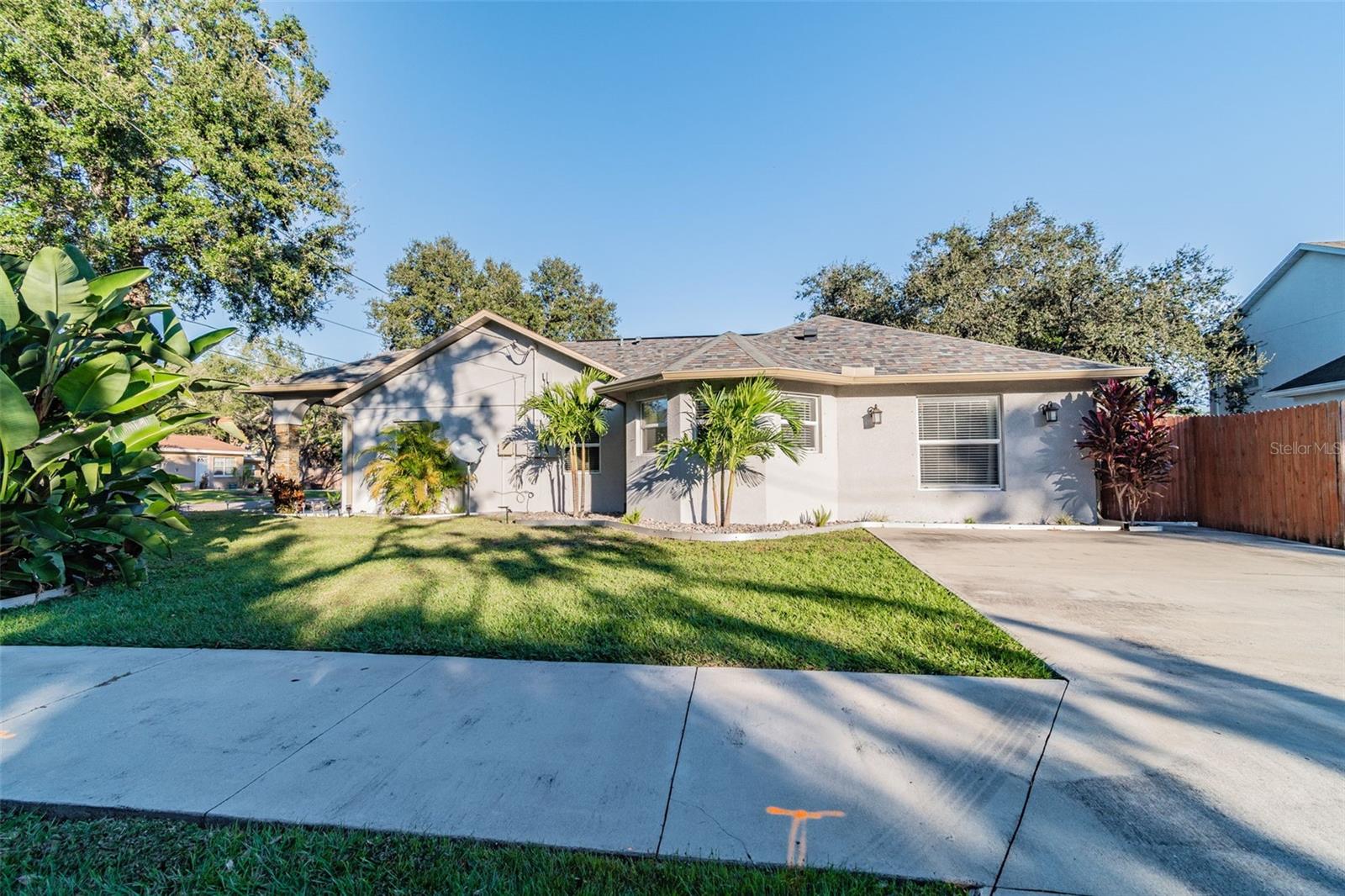 3208 W Napoleon Ave Property Photo 2