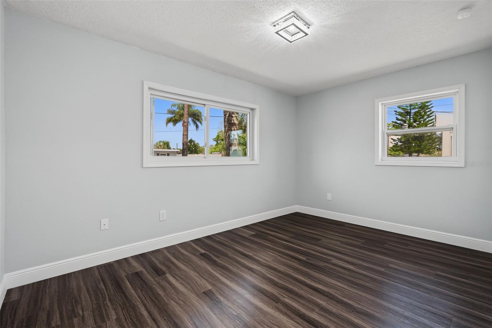 7377 Royal Palm Dr Property Photo 24