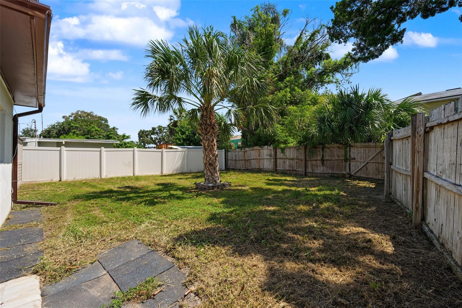 7377 Royal Palm Dr Property Photo 29