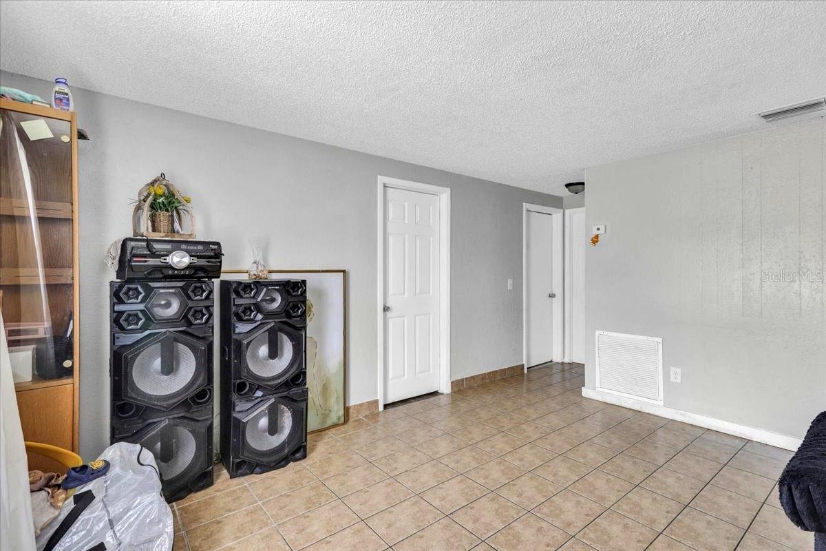 4306 9th St E Property Photo 29
