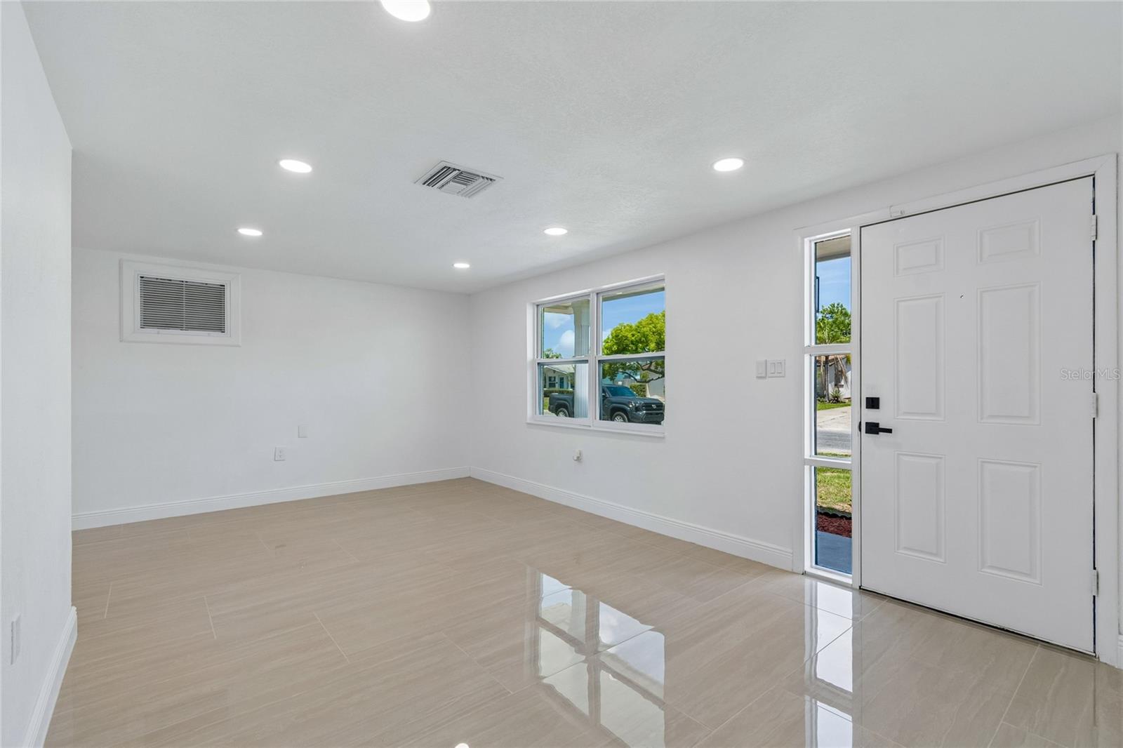 1467 Classic Dr Property Photo 14