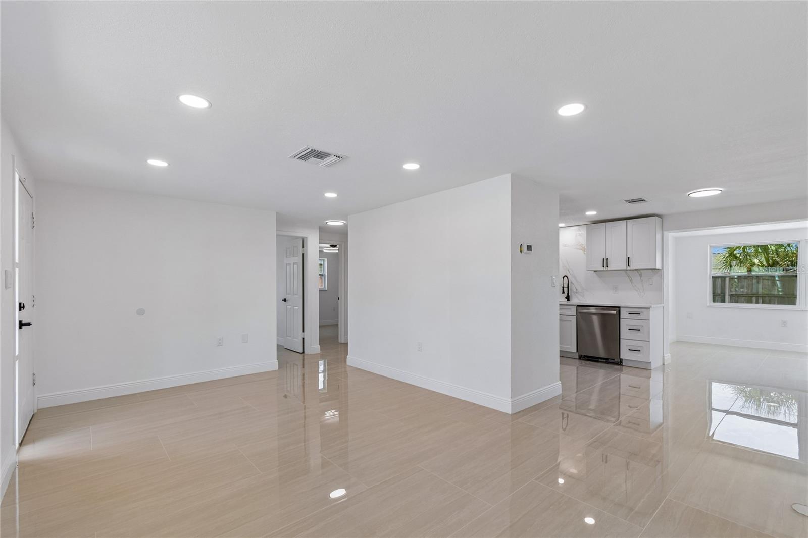 1467 Classic Dr Property Photo 16
