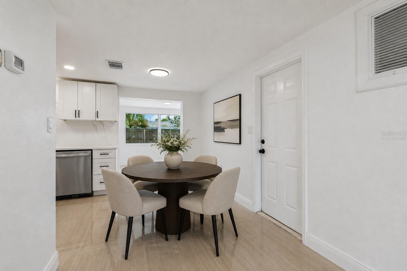 1467 Classic Dr Property Photo 17
