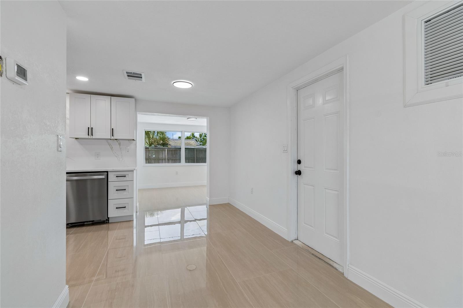 1467 Classic Dr Property Photo 18