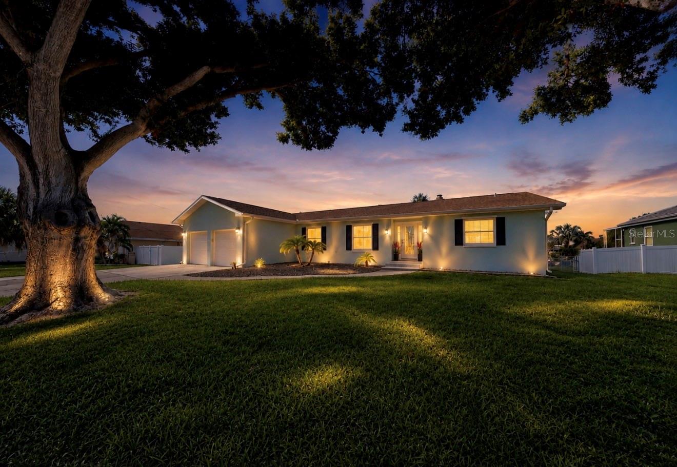 708 Spanish Main Dr Property Photo 1