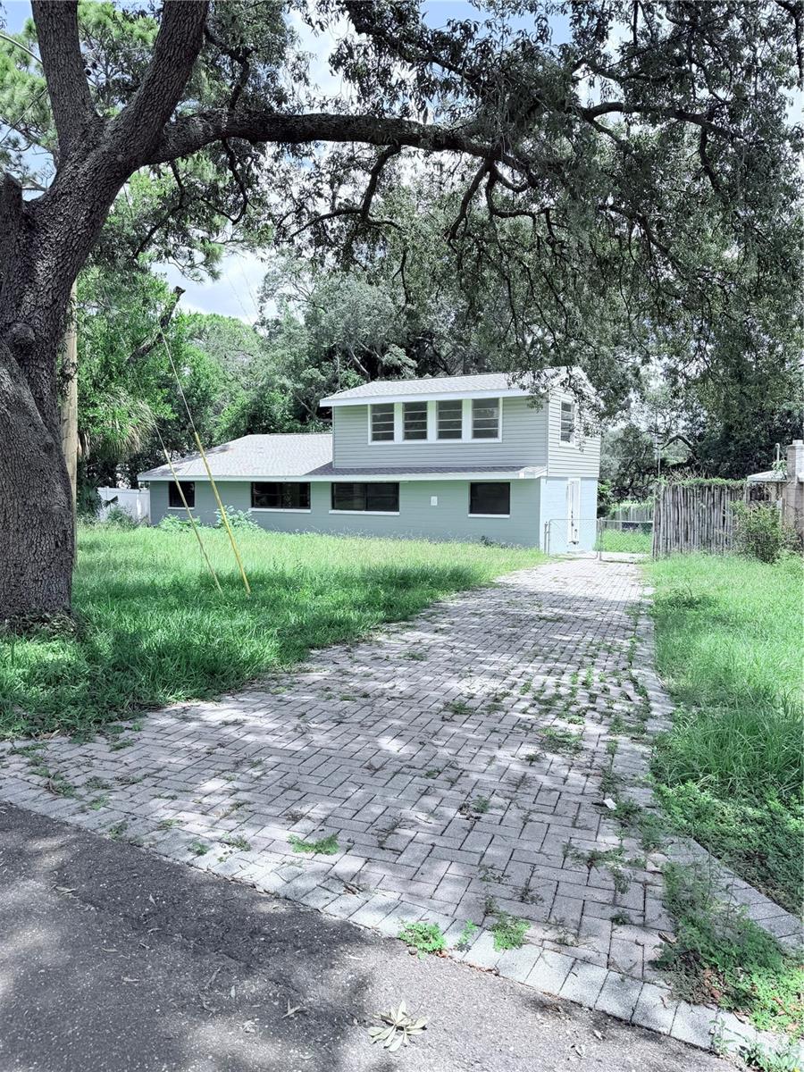 10801 N Edison Ave Property Photo 1