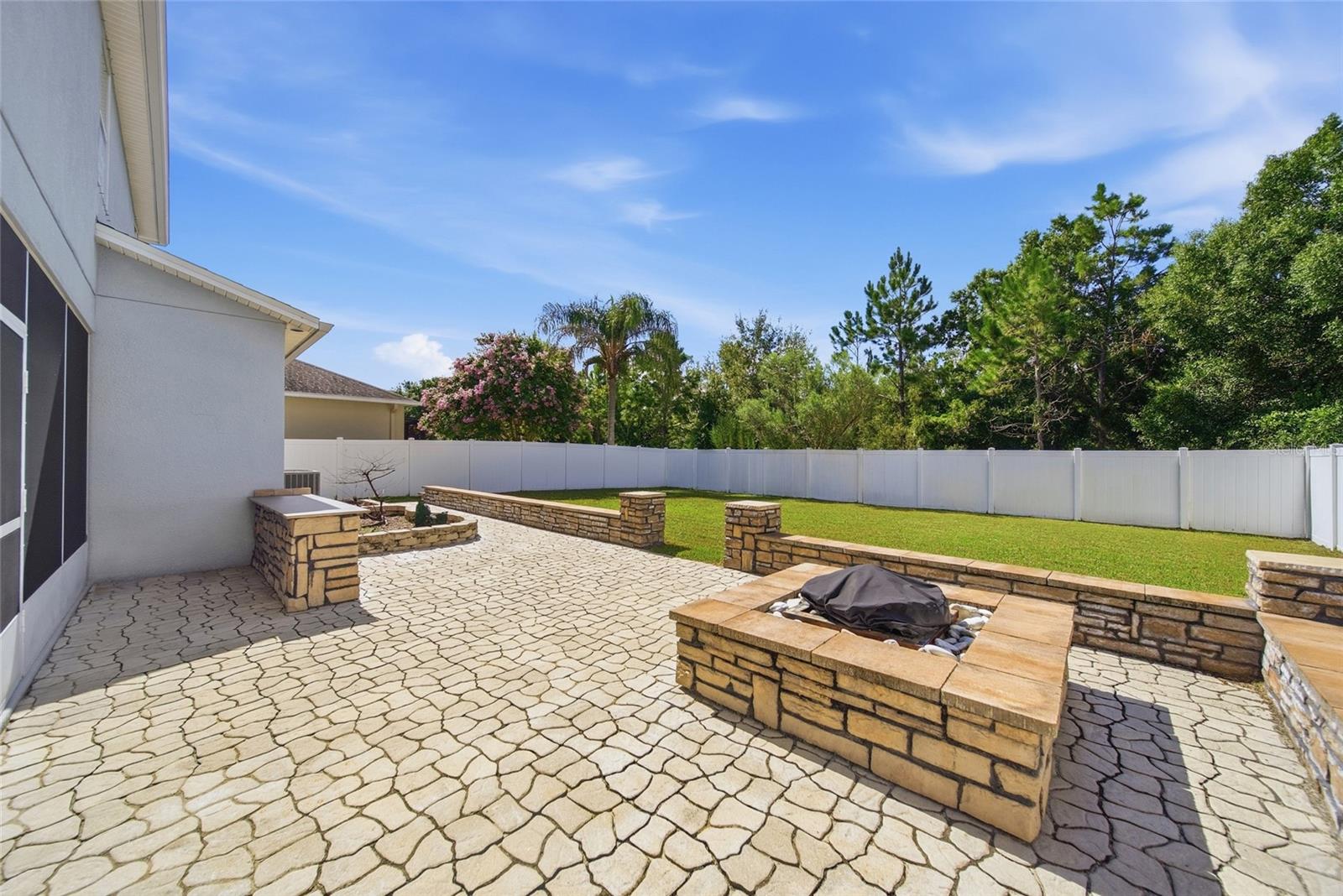 12125 Streambed Dr Property Photo 5