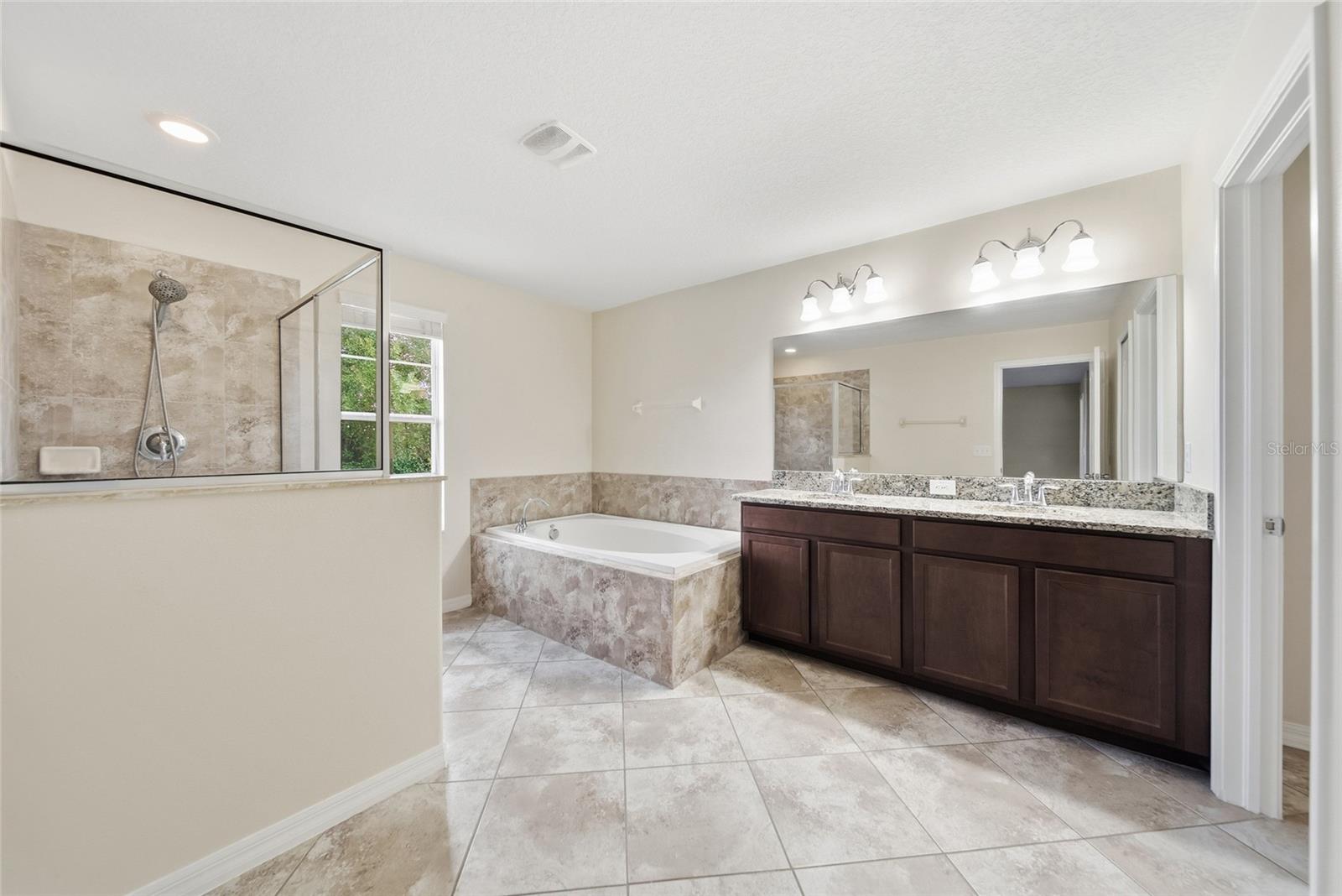 12125 Streambed Dr Property Photo 47