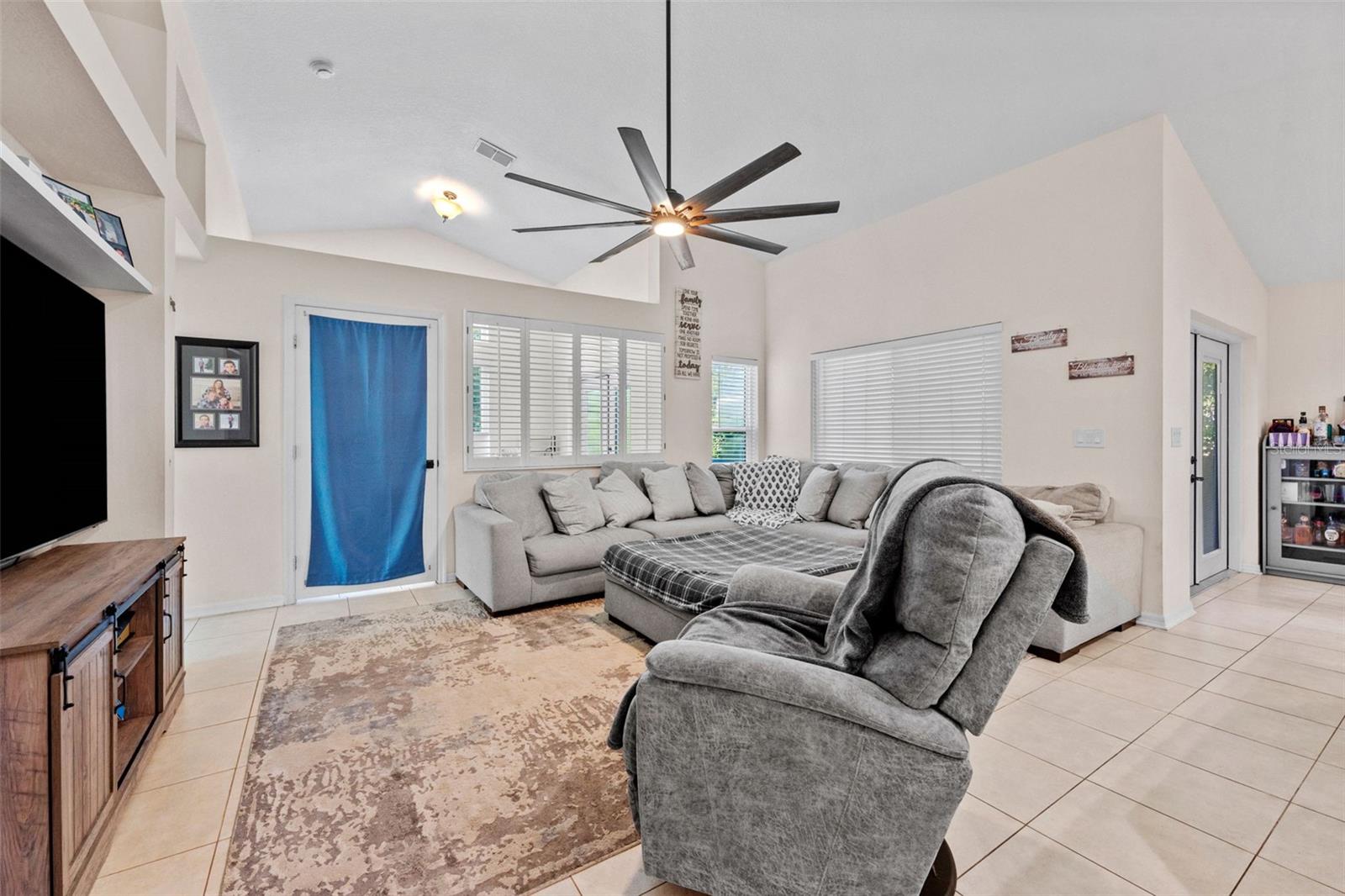 18843 Maisons Dr Property Photo 8