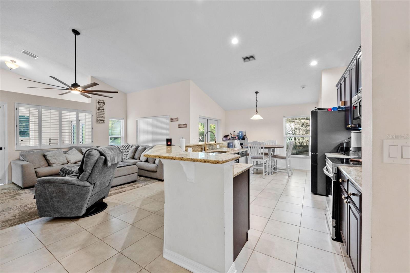 18843 Maisons Dr Property Photo 11