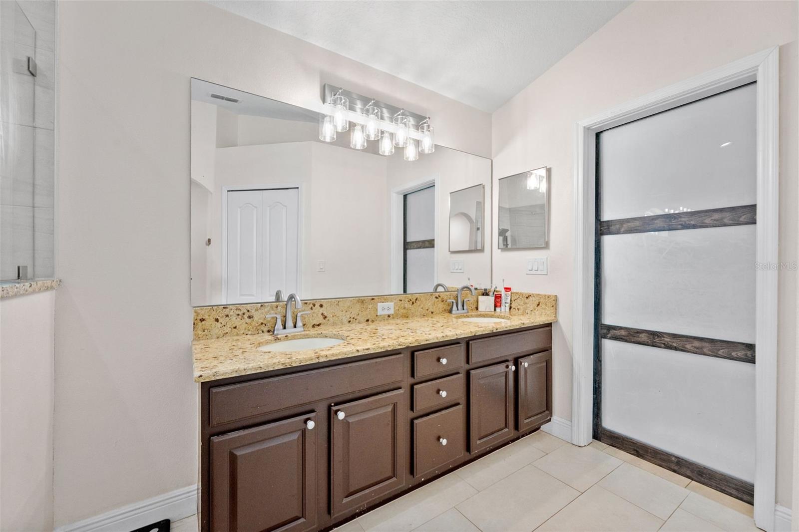 18843 Maisons Dr Property Photo 22