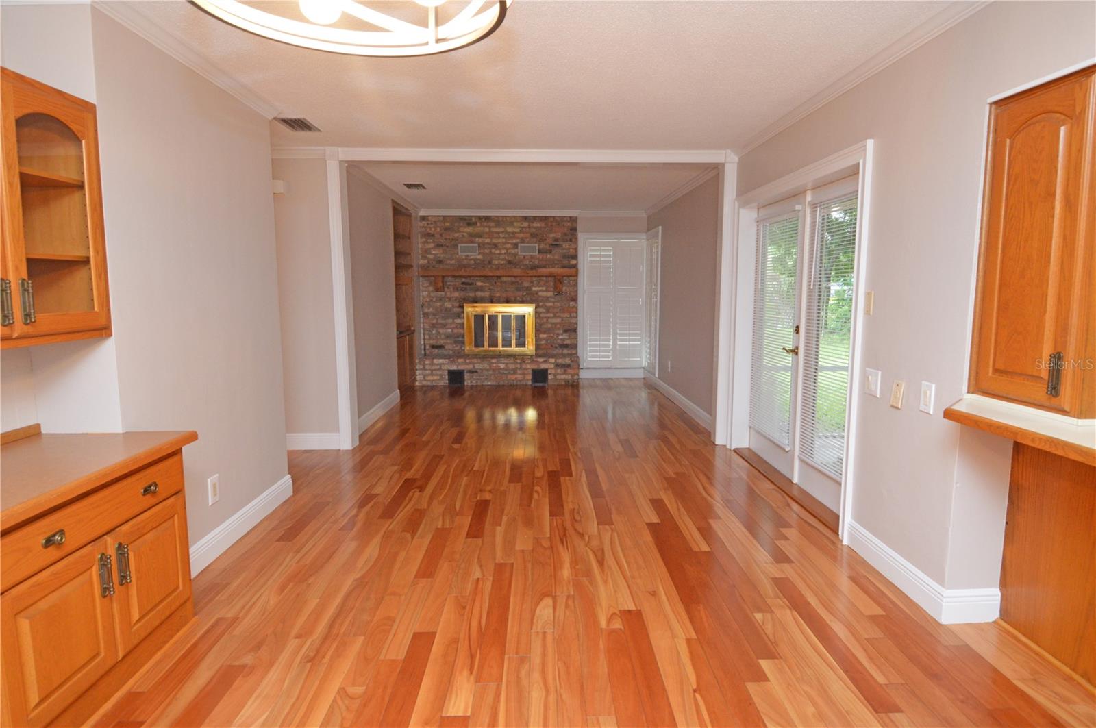 981 Damrosch St Property Photo 15