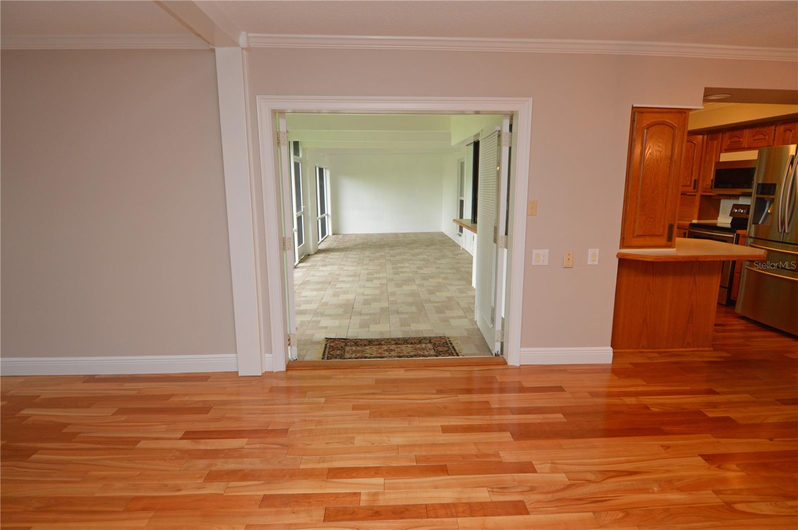 981 Damrosch St Property Photo 19