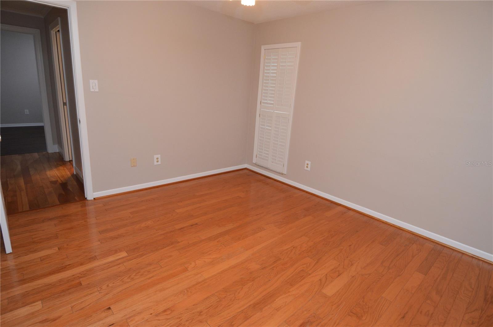 981 Damrosch St Property Photo 24